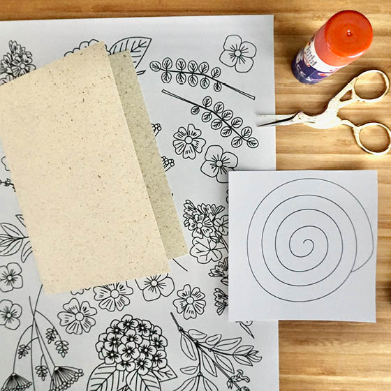 Material: ausgedruckte Spirale und Blumen, Karte, Kleber, Schere