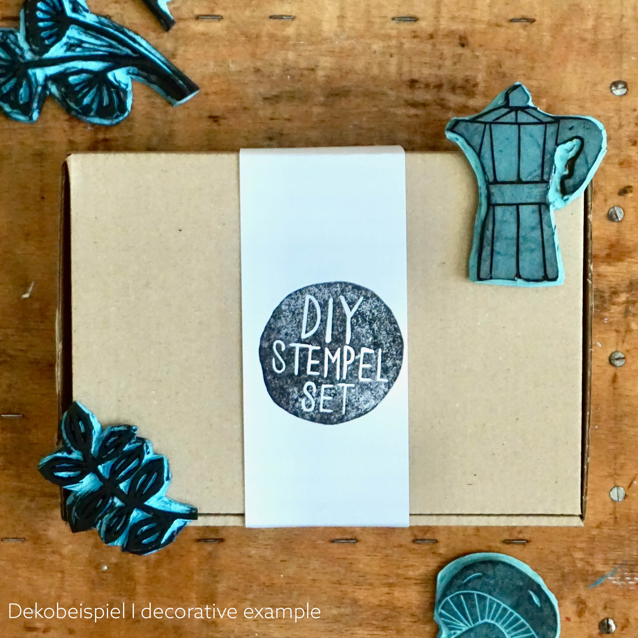 DIY Stempelset - Dekobeispiel mit von Hand geschnitzten Stempeln