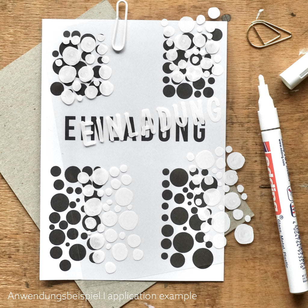 DIY EInladungskarte: Prozessfoto: Motiv wird auf Folie abgepaust