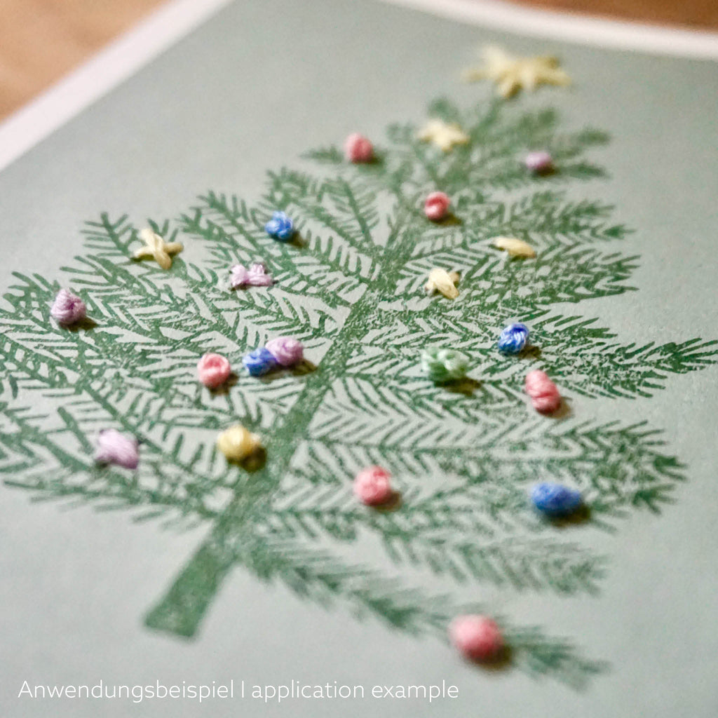 Handgestickte Weihnachtskarten mit XL Stempelmotiv - Bastelset - Beispiel, Nahaufnahme