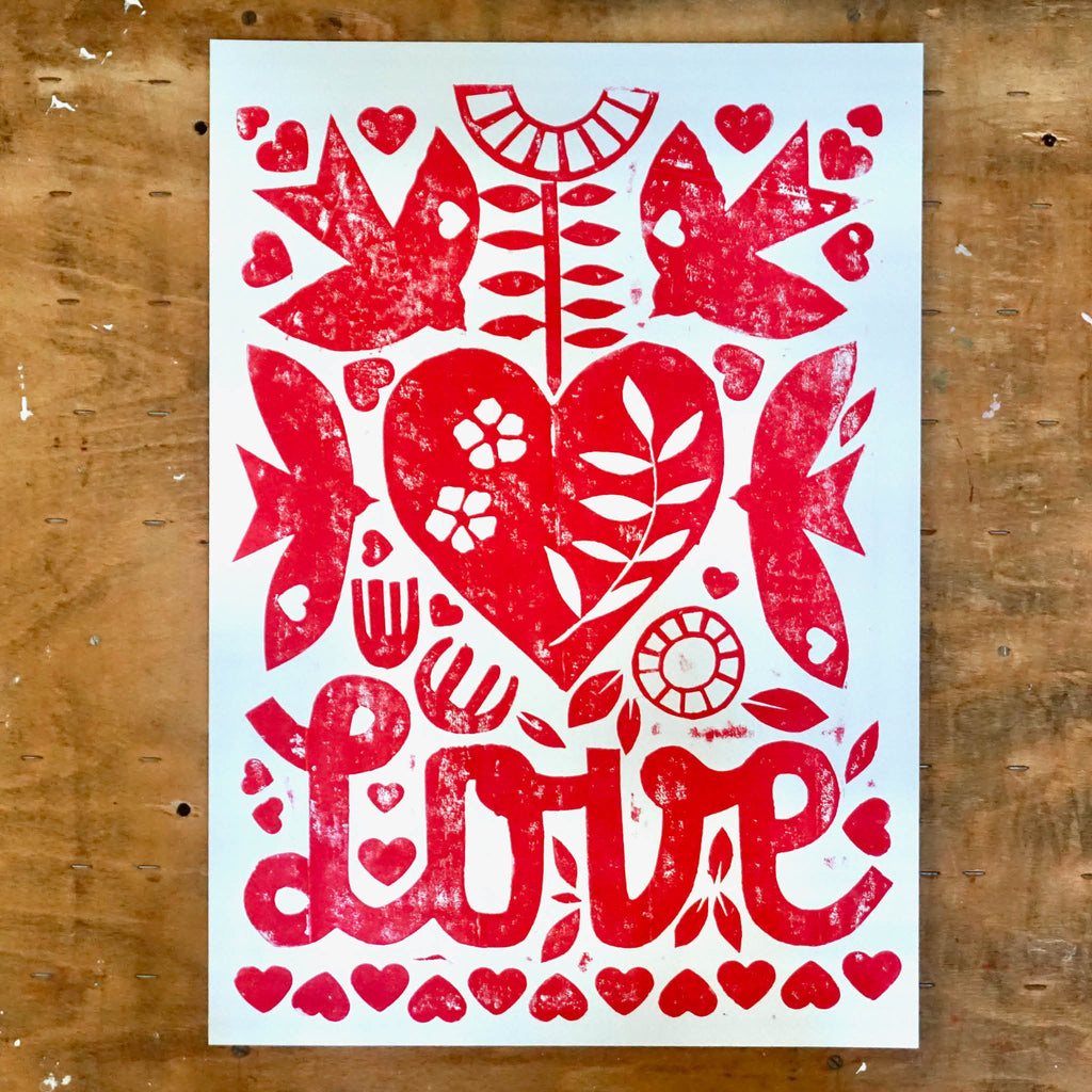 Hand gedrucktes Poster LOVE, Rot auf Weiß