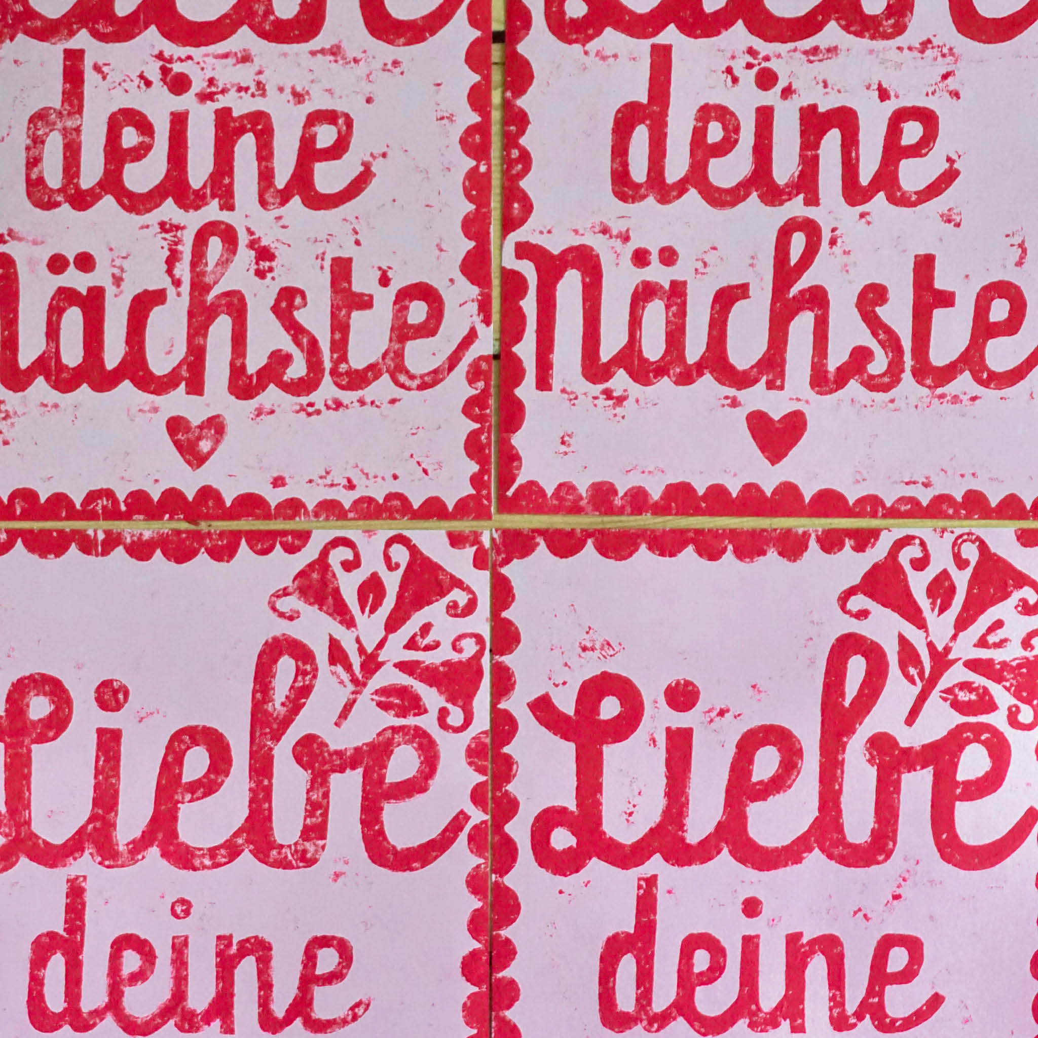 feministisches Poster "Liebe deine nächste" von Hand gedruckt