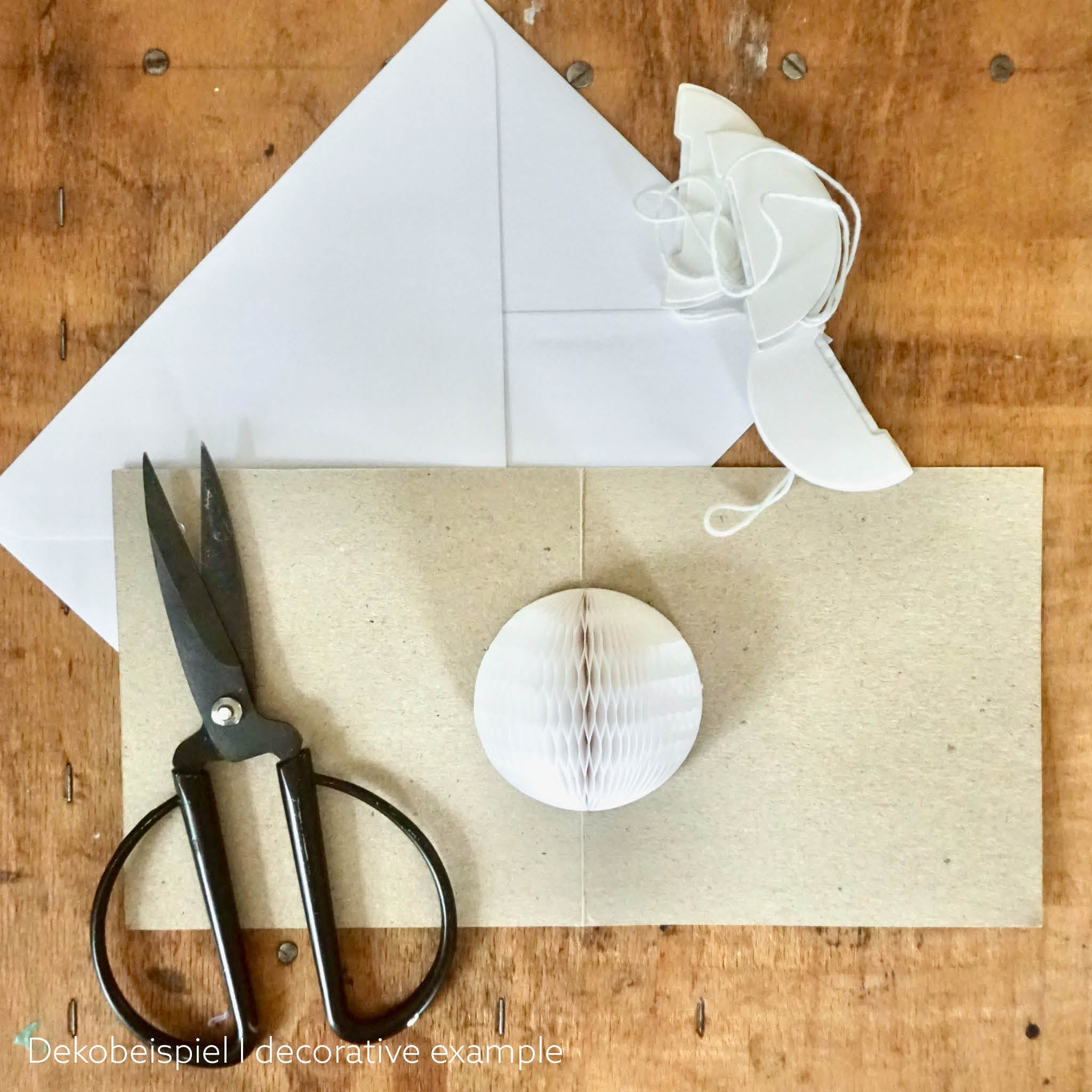 DIY Pop-Up Weihnachtskarte mit Wabenball - Beispiel: Basic karte